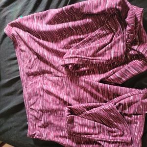 Pink, white and black leggings. Strecky and comfortable.